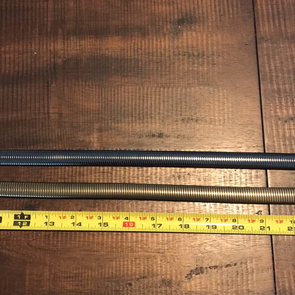 ✅CLEARANCE- Two Vintage 80s Metal Stretch Belts - Picture 7 of 8